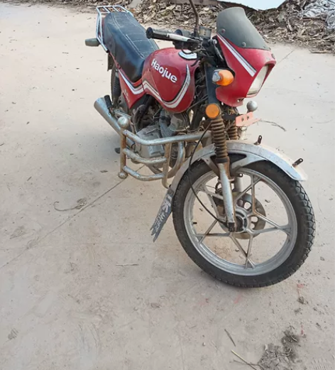 豪爵125摩托车，七成新，一打就着，没有任...