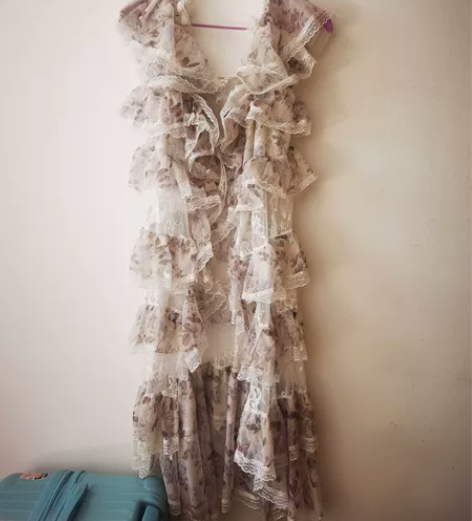 全新s蛋糕裙外套，全新s，很仙很好看。转给...