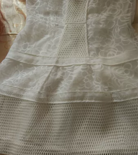 太平鸟欧根纱裙，穿过2次，喜欢的集美可以拿...