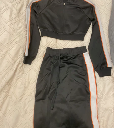 Juicy 运动风套装 感兴趣的话点“我想...