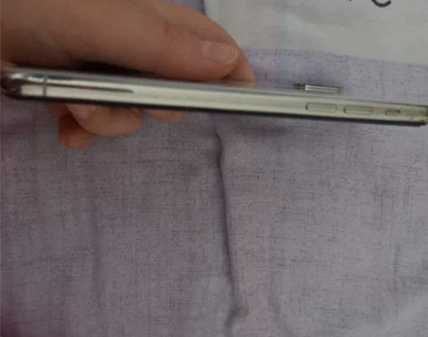 女生自用iPhone X 国行无锁256g...