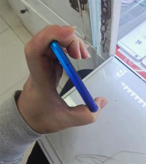 荣耀play4t   6+128成色好，指...