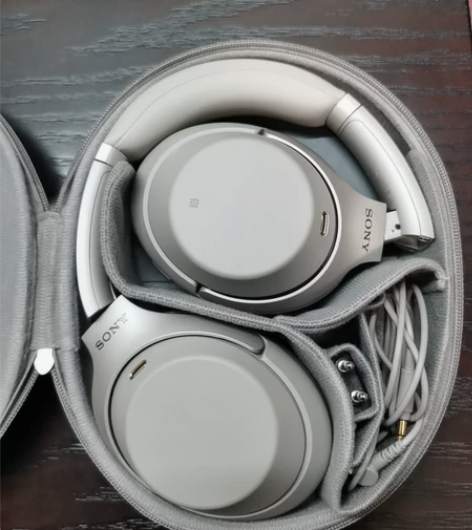 索尼MH1000X M3 蓝牙降噪耳机。 ...