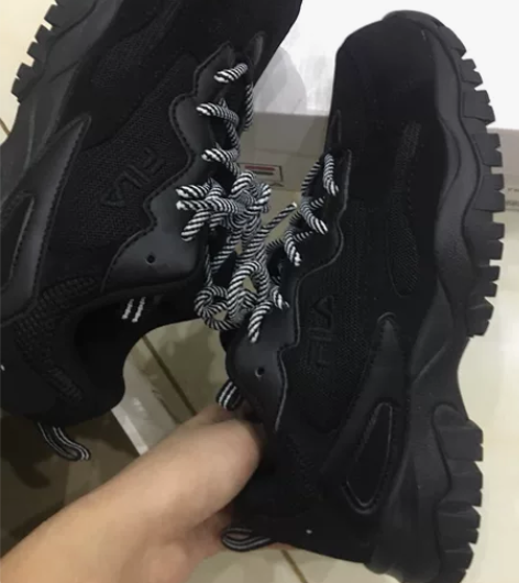 全新斐乐37码，黑色很百搭，配运动裤非常好...