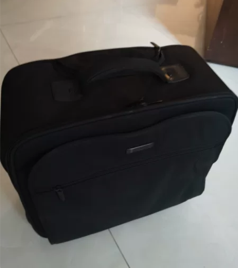 皇冠牌 拉杆箱，40*20*36（长宽高）...