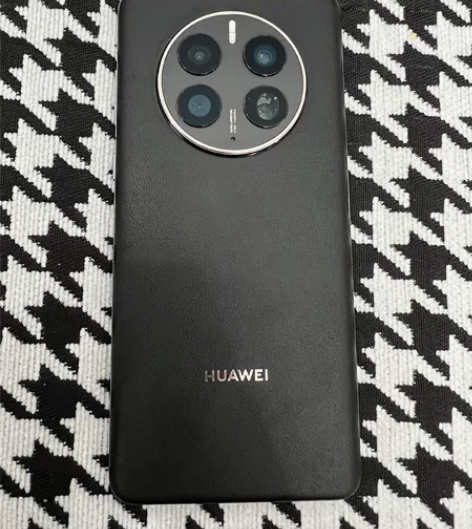 很新的华为mate50pro昆仑破晓 皮后...