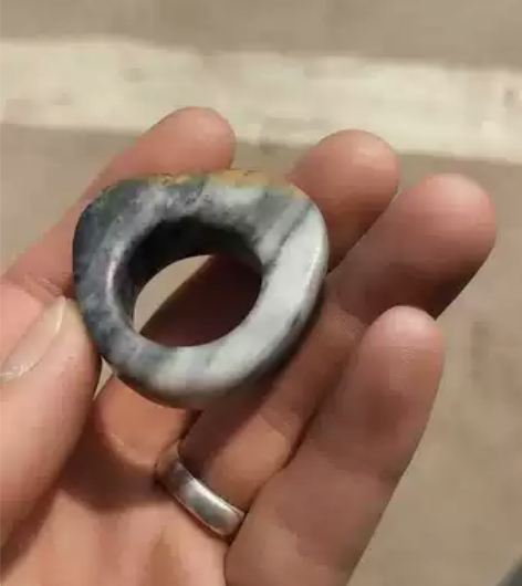 和田玉籽料青花戒指扳指马鞍戒,料子细腻温润...