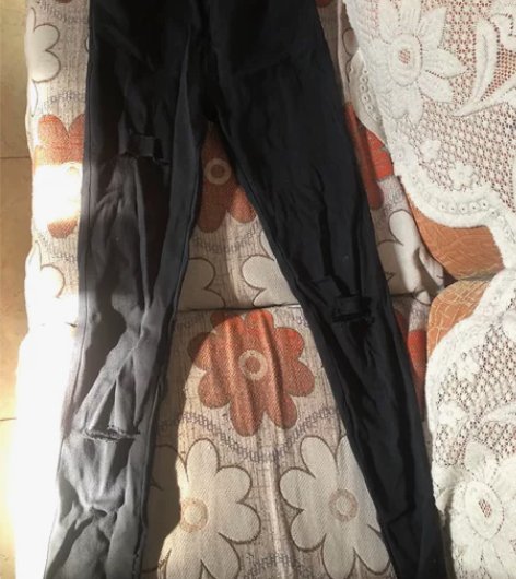 黑色牛仔破洞弹力小脚裤 感兴趣的话点“我想...