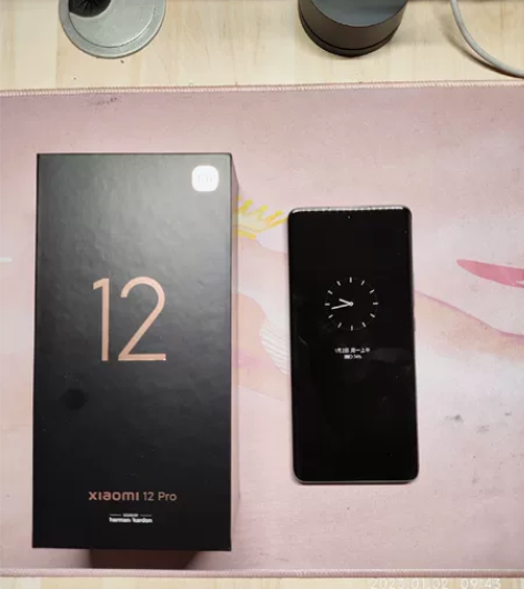 小米12pro 8+256 成色：9磕碰划...