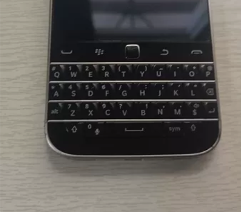 黑莓Q20，买回来玩了几天，入手新手机了把...