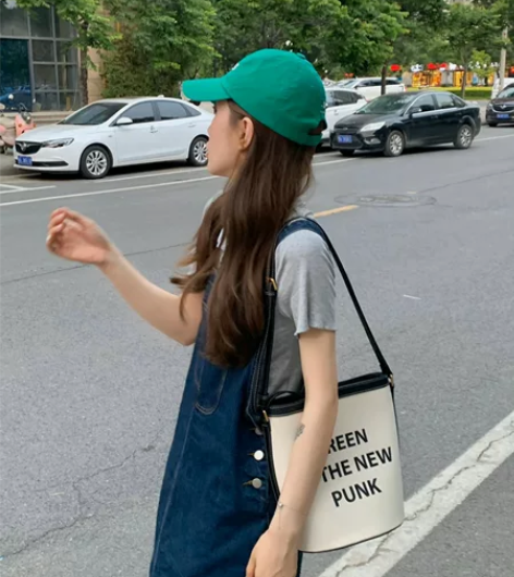 URBAN REVIVO2021新品女士配...