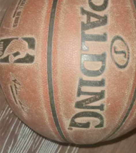 斯伯丁篮球嘎嘎便宜要的抓紧 感兴趣的话点“...