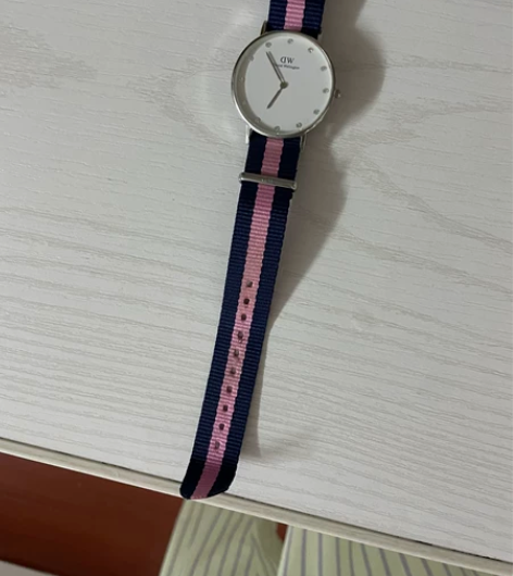 dw手表正品 无瑕疵 就是没有电了可自行还...