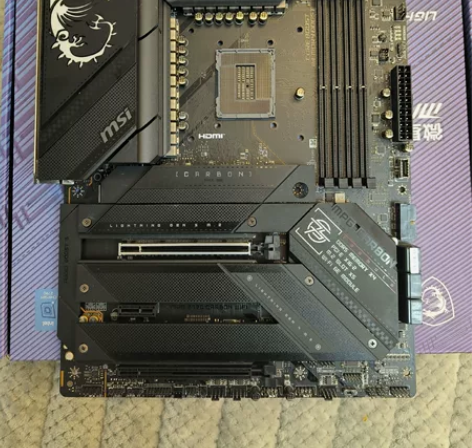 只上机几天的微星Z790暗黑主板，顶级参数...