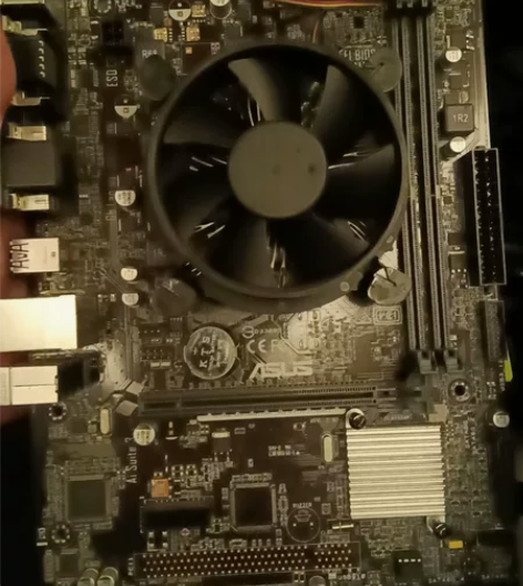 华硕主板，带i5—6500cpu和风扇 自...