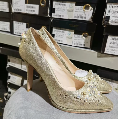 孤品秒杀,全新AS女鞋,单鞋款,有防水台,...