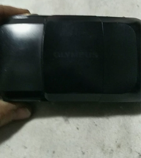 奥林巴斯LENS35mm相机是一切正常。是...
