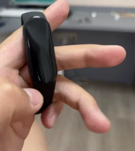 小米手环6 在家闲置1年了 9.99新 就...