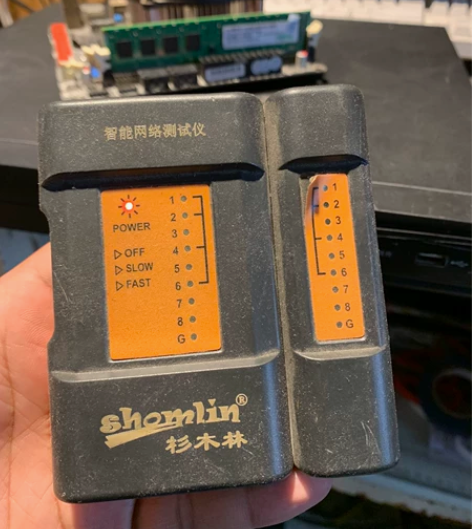网线通断测试仪，有电池，正常使用，送网线钳...