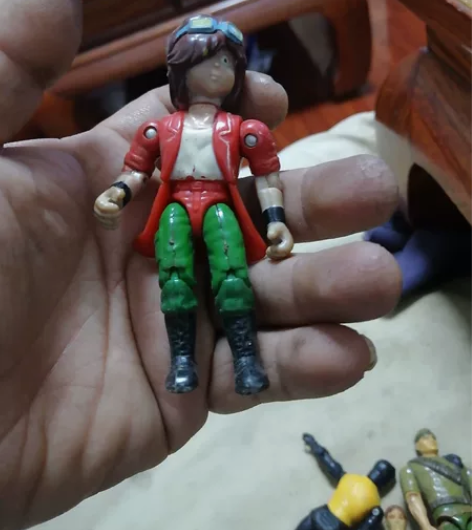 出个北斗神拳巴托，这个是应该是永达的。品相...