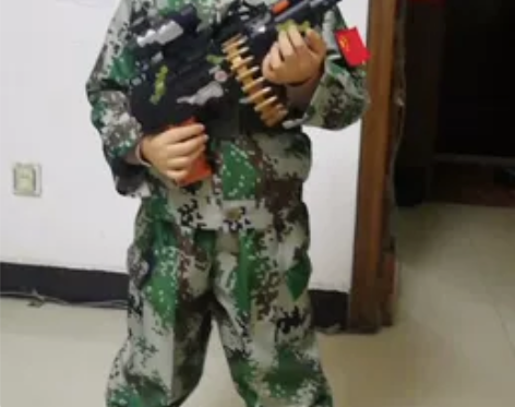 儿童演出迷彩服一套和儿童军靴一双 感兴趣的...