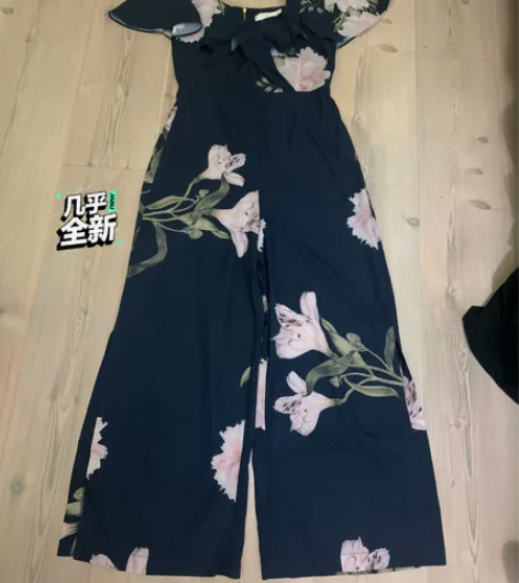 吊带露肩连体裤，新加坡购入，只在新加坡穿过...