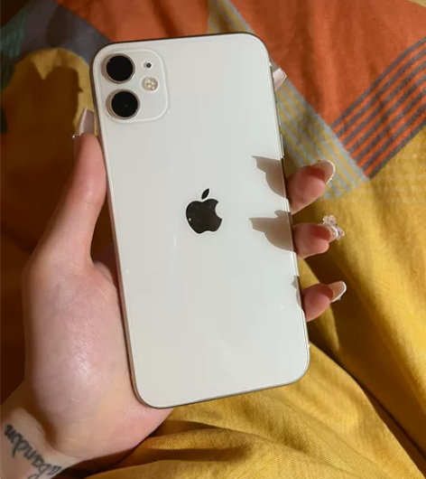 自用的手机,苹果11 国行 128g 电池...