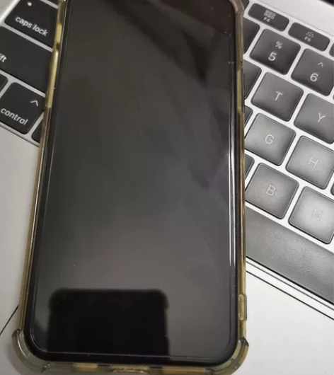 收一个国行IPhone 11 Pro512...