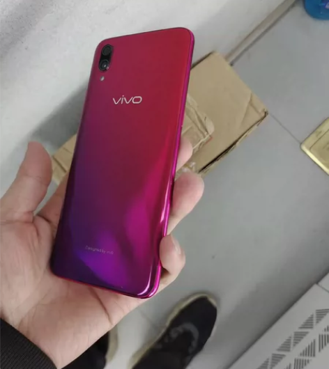 vivo X23 女生一手自用手机，整体成...