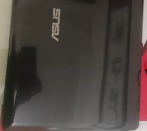 华硕笔记本，型号忘了。正常可以使用，显卡没...