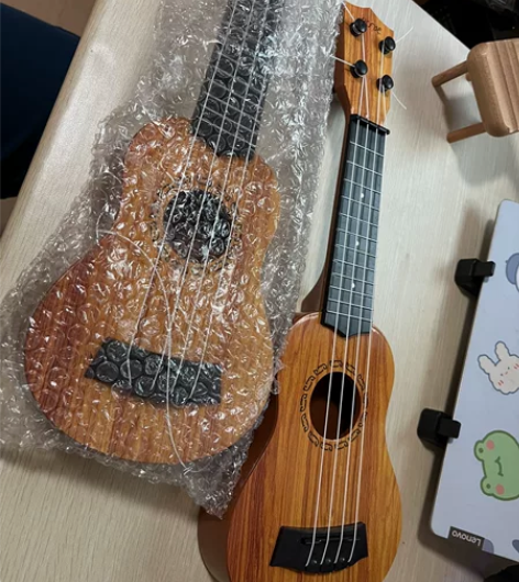 朋友送的尤克里里 自己不需要 占地方 想出...