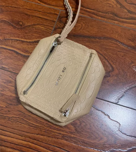 纪梵希 潘多拉黑子 手拿包 同款香槟裸色 ...