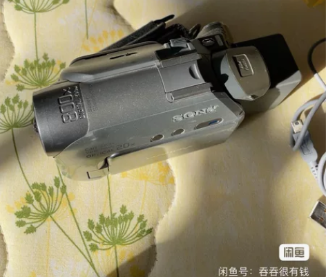 索尼摄像机 很久之前爸妈新婚买的，基本没用...