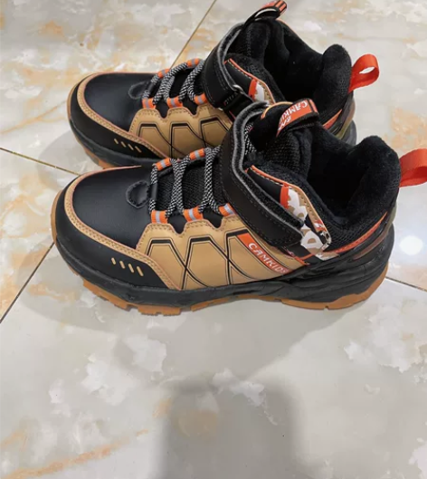 全新小骆驼儿童棉鞋，夏天买的，结果现在拿出...