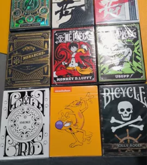 出9副杂牌，全新未拆，送一个垃圾海绵宝宝条...