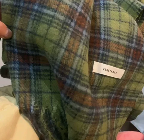 【低价】郑多喜同款绿色格子围巾，需要的姐妹...