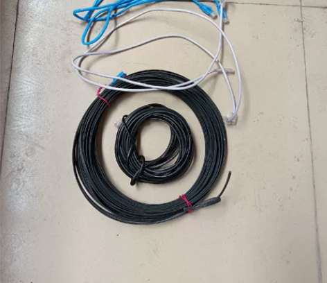 网线，搬家拆下来的，蓝色一米长，白色的送，...