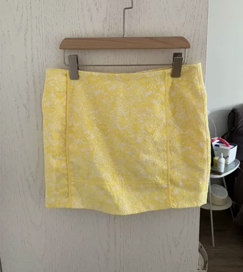 全新短裙，包臀裙，买来没穿过。蕾丝很好看。...