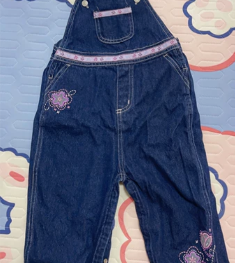 外单女童背带牛仔裤。 90码偏大，100码...