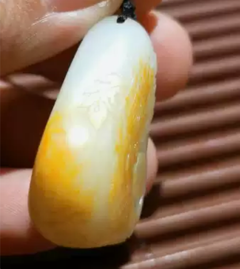 新疆和田籽料独籽撒金皮凤凰 27克 苏州玉...