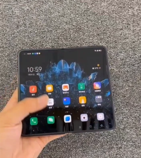 oppo 旗舰折叠屏 Find N云端，顶...