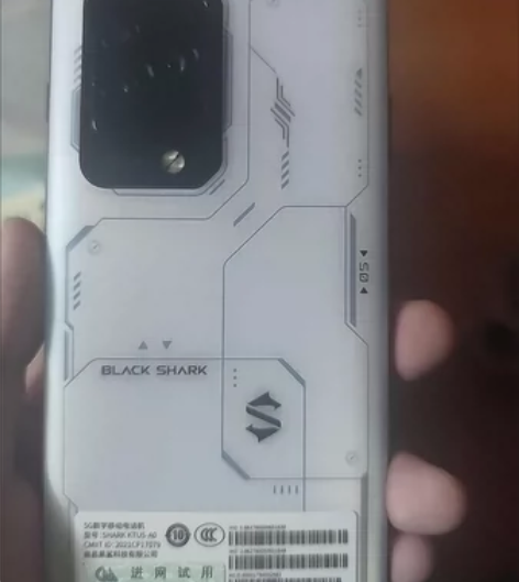 品牌黑鲨(手机) 型号 黑鲨 游戏手机5...