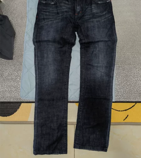 95新男款直筒深色牛仔裤,买来就没有穿出门...