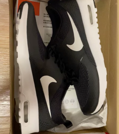 全新耐克运动鞋跑鞋 正品399买的,没穿过...