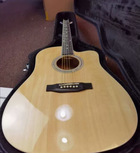 低价转让一千多全新吉他，适合初学者 因为疫...