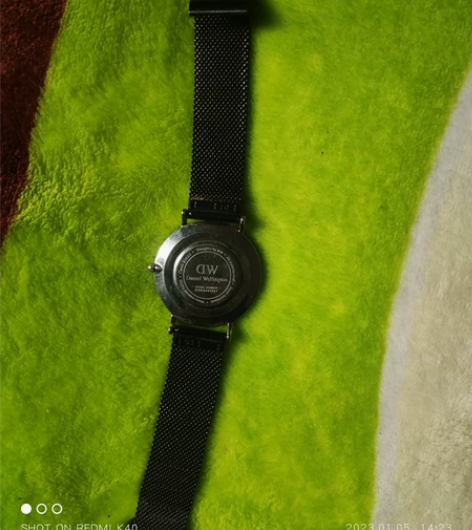 正品DW手表，购入价1300多，但是票什么...