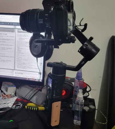 出套宾得k5ii单反相机，有2个镜头，一个...