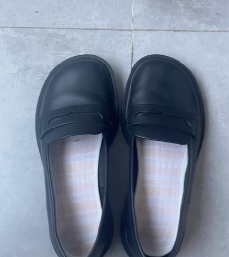 小CK单鞋36～37都可以 感兴趣的话点“...