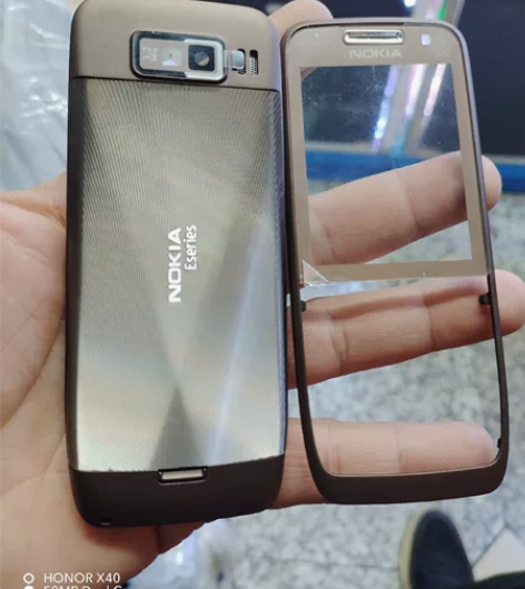 诺基亚E52咖啡色外壳(二套包邮走) 感兴...