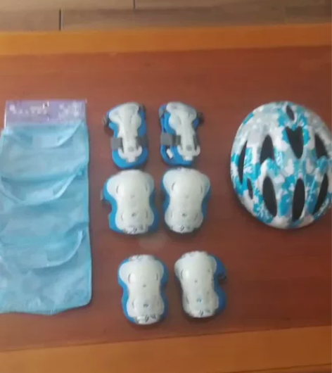 正品 米高男童溜冰鞋旱冰鞋儿童轮滑鞋 女童...